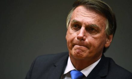 CPI da Covid aprova quebra de sigilo das redes sociais de Jair Bolsonaro.