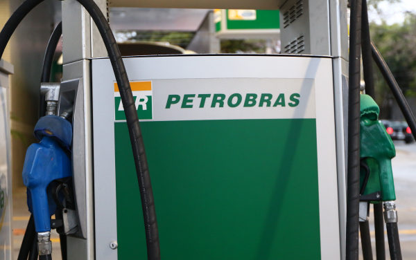 Petrobras faz novo reajuste: Valor da gasolina pode chegar até R$7,00 em Alagoas.