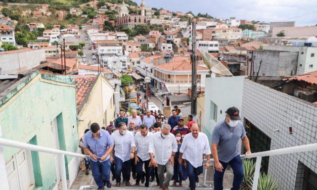 Governo de Alagoas investe em melhorias de infraestrutura viária e urbana em Mata Grande.