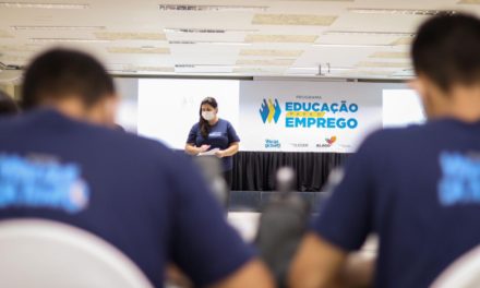 45 gestores do âmbito educacional são capacitados para atuar no programa Educação Para O Emprego