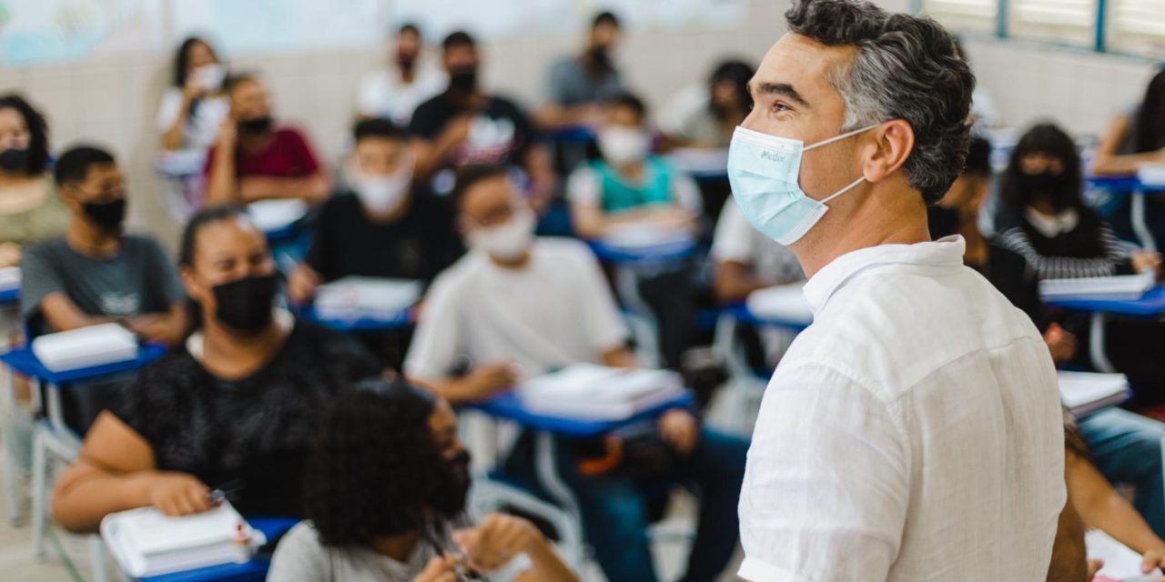 Educação publica nova lista com mais de 11 mil beneficiados com o Cartão Escola 10