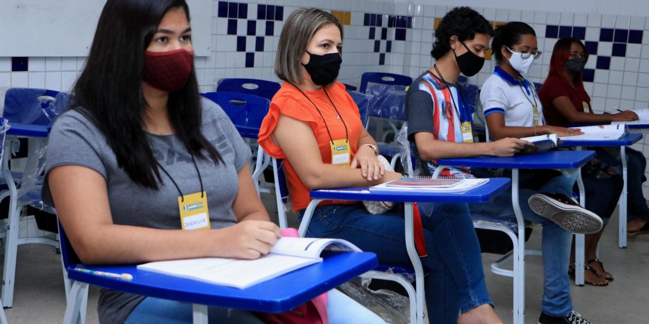 Programa Educação Para o Emprego realiza primeira formatura com ajuda da SEDUC