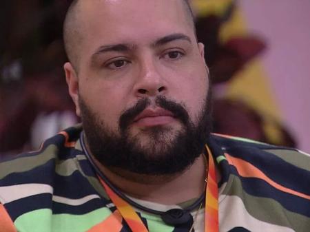 Tiago Abravanel aperta botão vermelho e desiste do BBB22