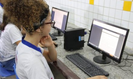 Estudantes da rede estadual de ensino agora podem receber bolsas para realização de cursos profissionalizantes com o “Qualifica Educação”