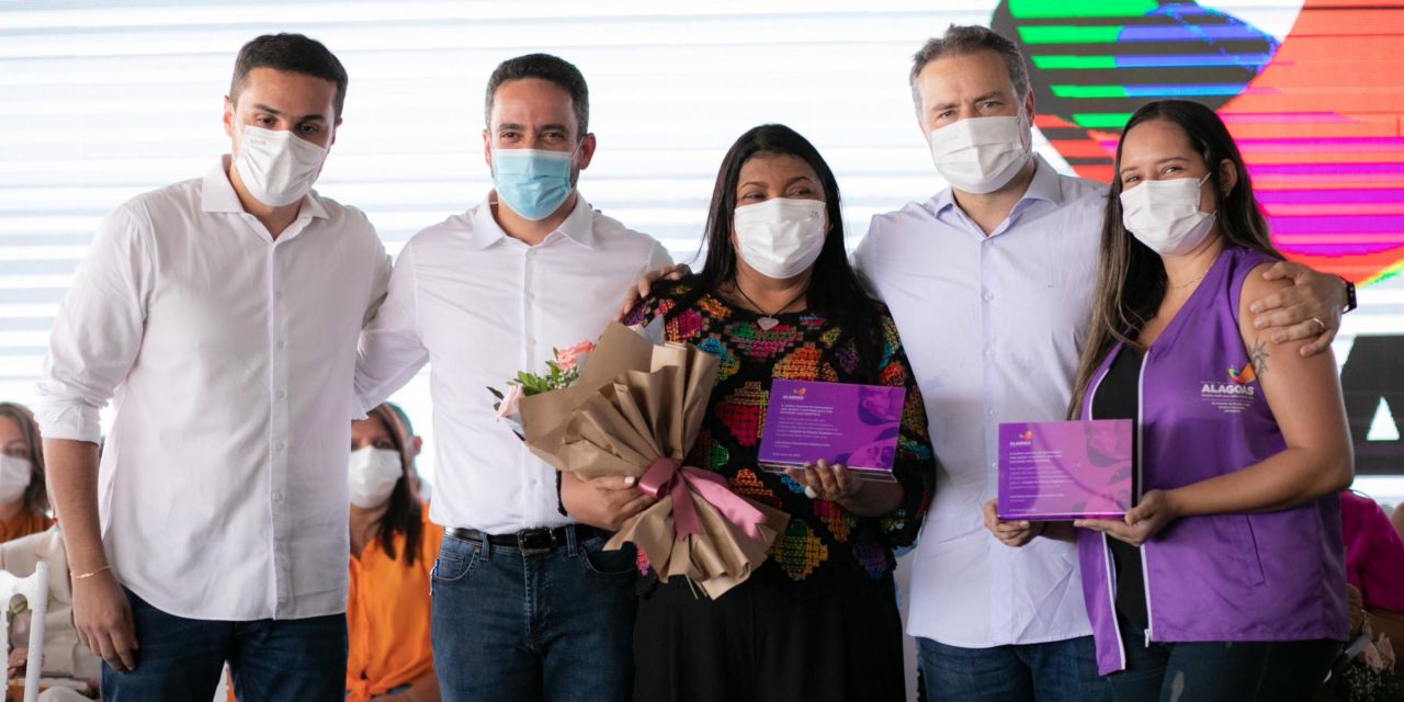 Governador de Alagoas inspeciona obras do Hospital da Criança e homenageia mulheres do estado