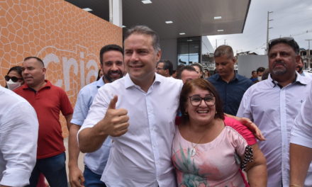 Renan Filho inaugurou o Hospital da Criança