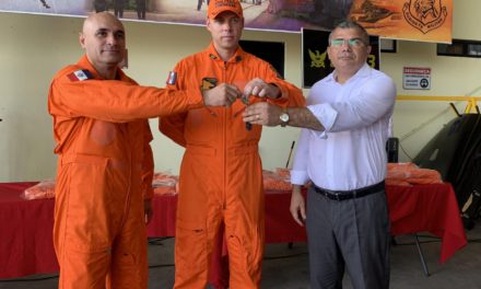 Corpo de Bombeiros entrega equipamentos e veículos para bombeiros integrantes do grupo aéreo