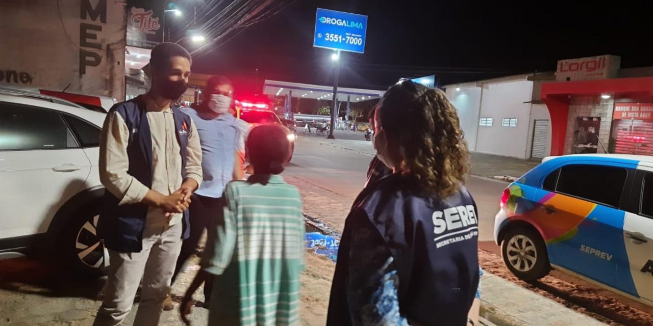 Dependentes químicos são acolhidos durante ação noturna no município de Penedo