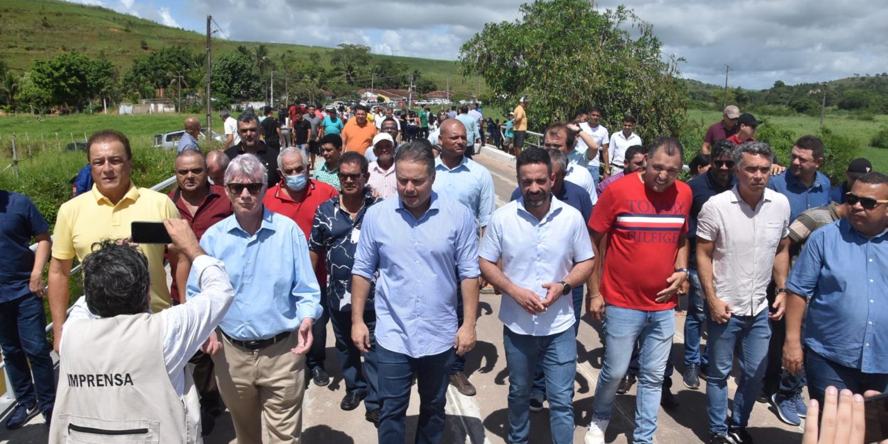 Governador de Alagoas inaugura obras do Minha Cidade Linda no município de Campestre