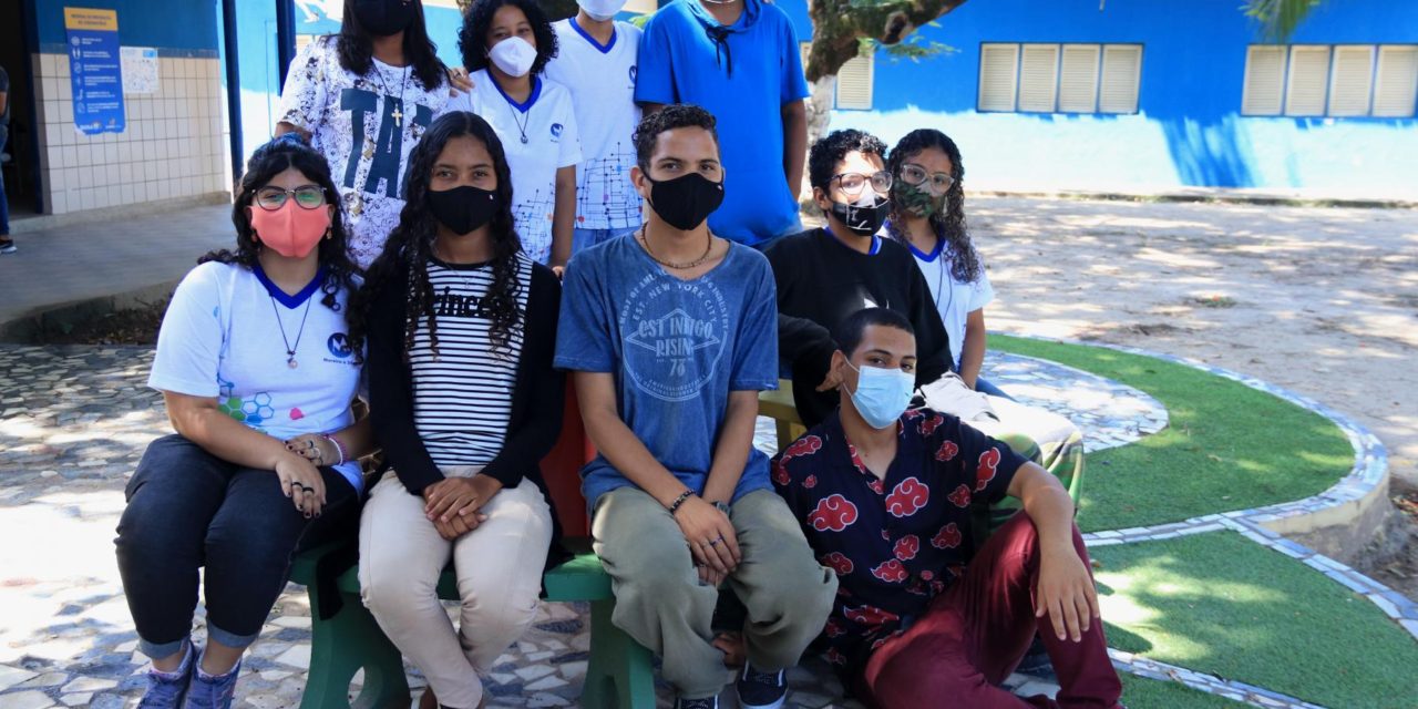 Projeto de paisagismo de estudantes da rede pública revitaliza escola em Maceió