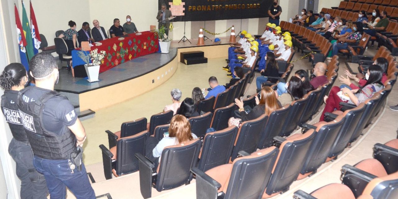 Reeducandos do Baldomero Cavalcante concluem o concurso de pedreiro de alvenaria