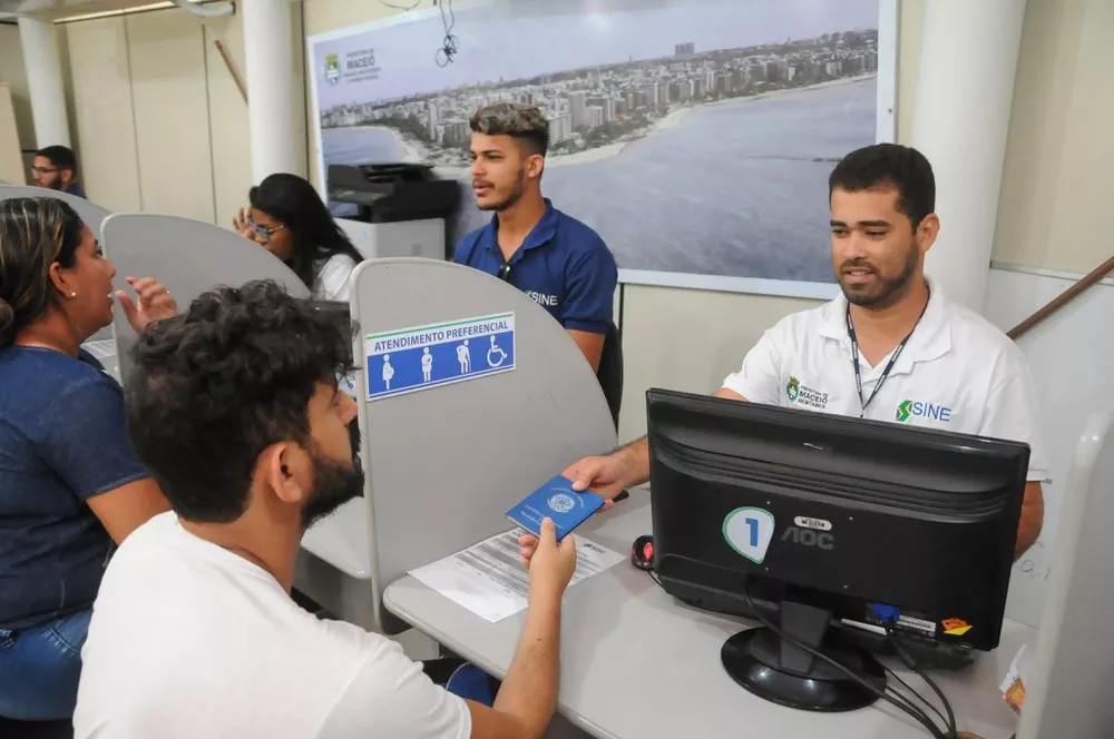 SINE Maceió oferece serviço gratuito de elaboração de currículo