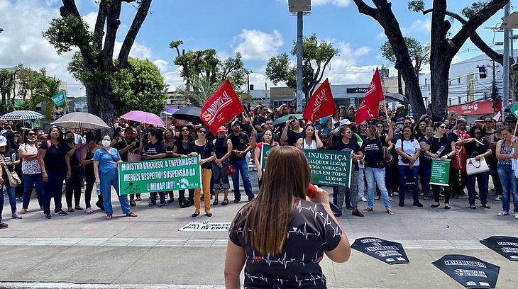 Em Maceió, profissionais de enfermagem protestam contra suspensão de piso salarial