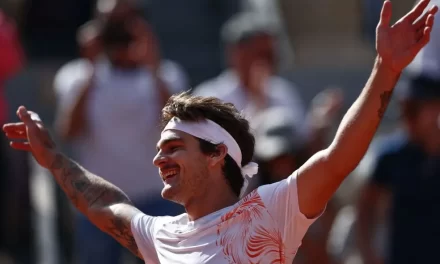 Brasileiro fica no 2º lugar do mundial em Roland Garros