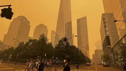 Incêndios florestais no Canadá cobrem Nova York de fumaça. Entenda.