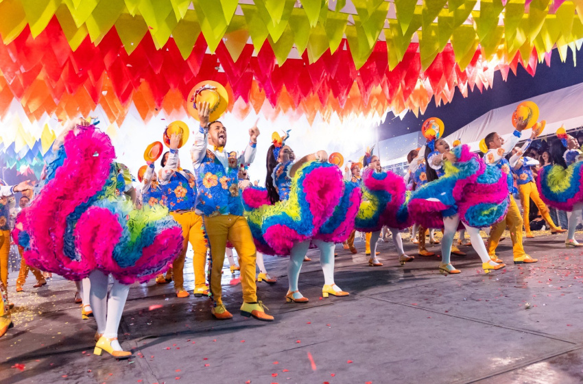 Em Maceió, apresentações culturais começaram nesta segunda-feira (12) no bairro Jaraguá