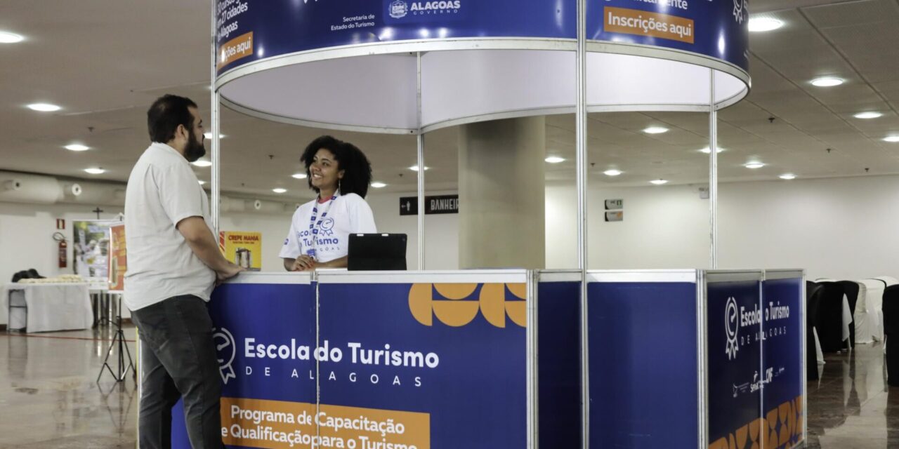 Durante a Bienal do Livro, Setur matriculou mais de 230 pessoas no Programa Escola do Turismo