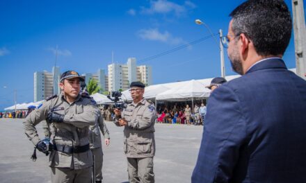 Governador Paulo Dantas participa da maior promoção de policiais militares de Alagoas