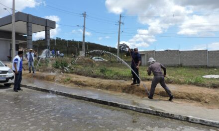 Casal combate ligações clandestinas de água em condomínios de Arapiraca