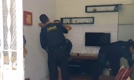 Justiça revoga prisão de pai que ajudou filho a esconder corpo de mulher em geladeira