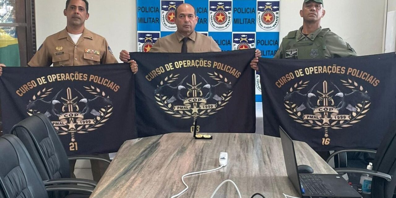 Comandante-geral recebe novo brevê do Curso de Operações Policiais