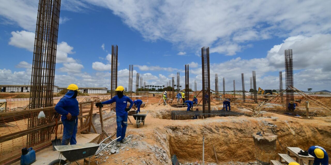 Governador garante para 2026 entrega do Hospital Metropolitano do Agreste, em Arapiraca